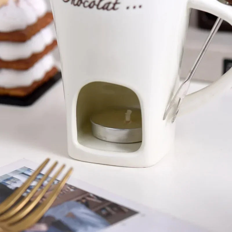 Otwór na podgrzewacz w kubku do fondue